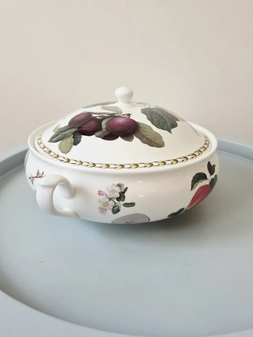 Queen's Fine Bone China Round Covered Casserole Dish with handles